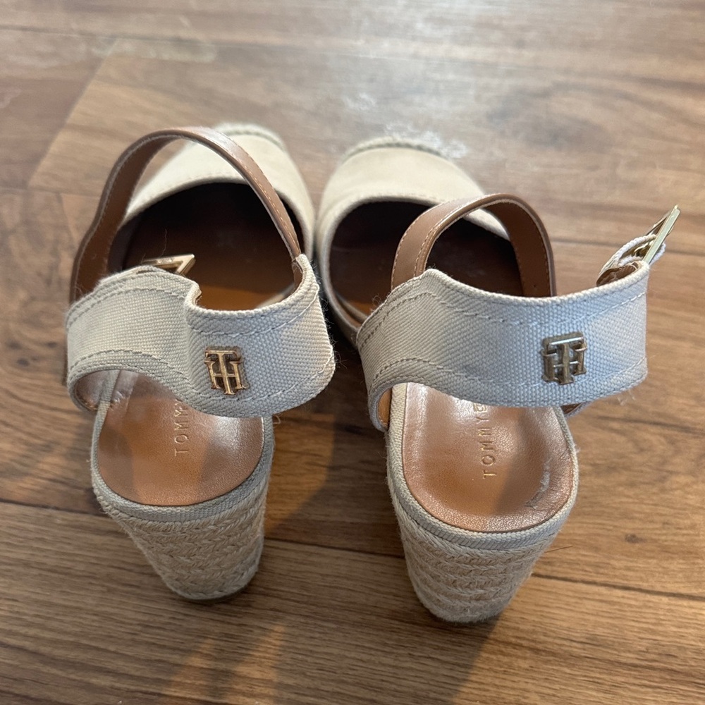 Tommy Hilfiger Women's Beige and Brown Espadrilles - Picture 3 of 4